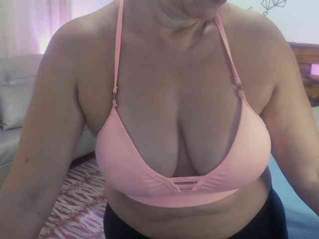 Yeseniaa25 Yeseniaa25