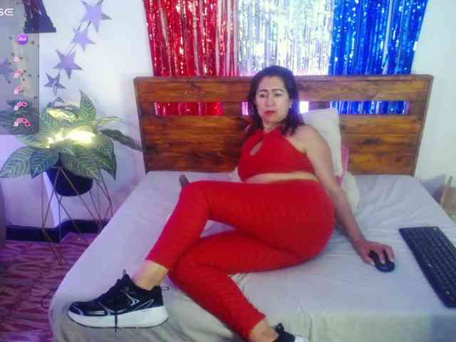 Yeseniaa25 webcam