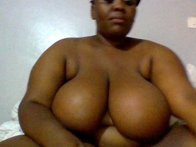 Bursty-Monique's BongaCams show and profile