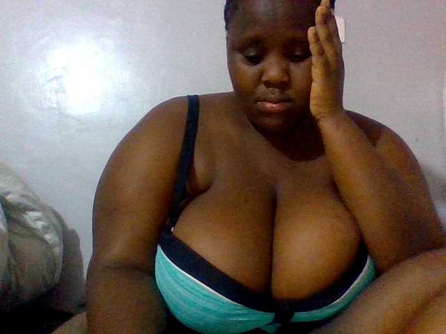 Discover Bursty-Monique, she wants to masturbate for you Bursty-Monique from BongaCams