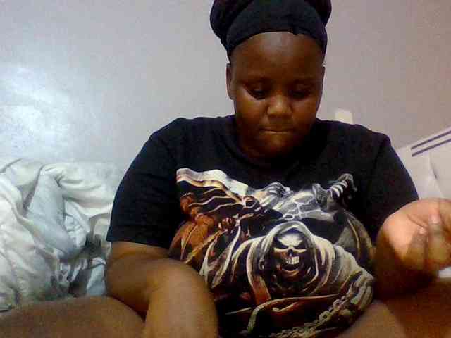 Bursty-Monique webcam