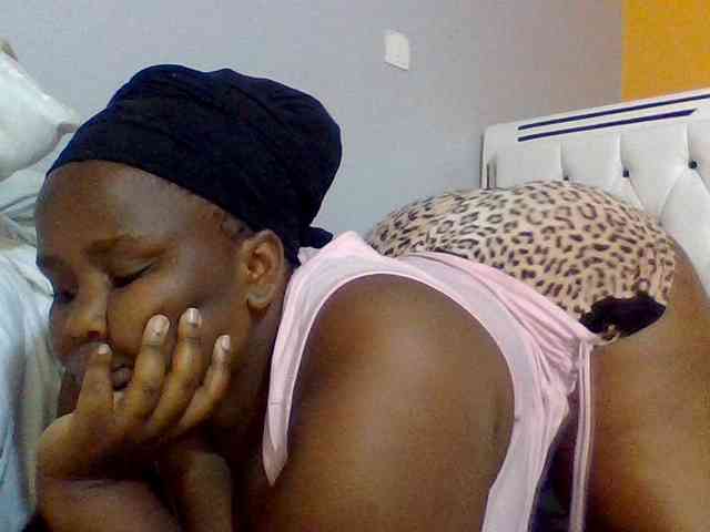 Bursty-Monique webcam