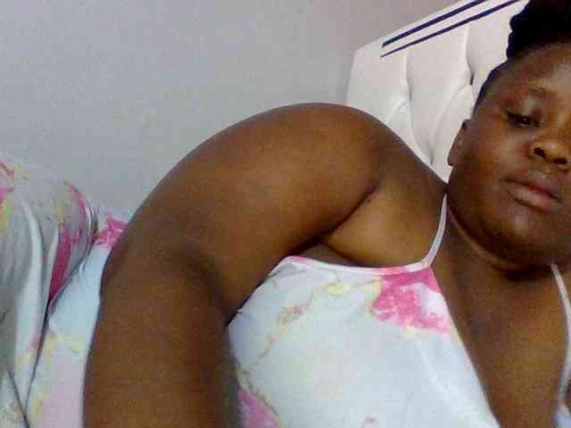 Bursty-Monique webcam
