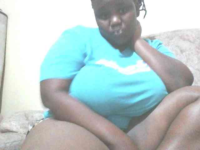 Bursty-Monique Live Webcam on BongaCams
