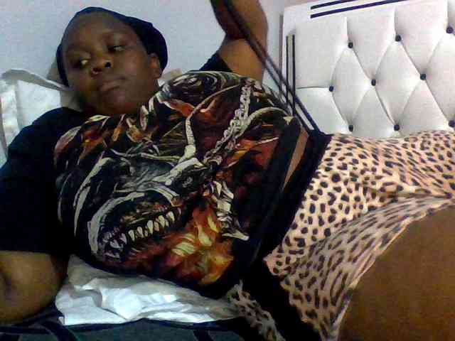 Bursty-Monique webcam