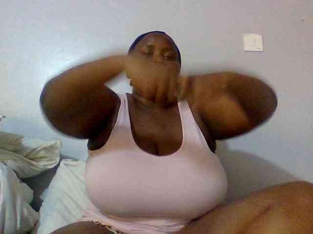 Bursty-Monique webcam