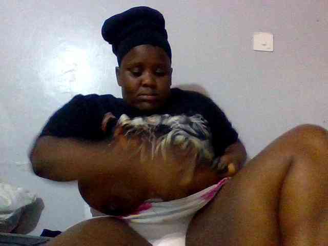 Bursty-Monique webcam