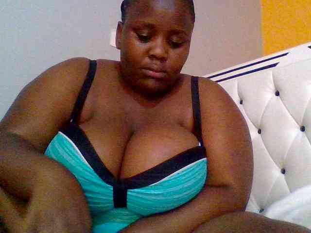 Bursty-Monique webcam