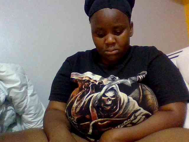 Bursty-Monique webcam