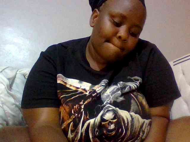 Bursty-Monique webcam