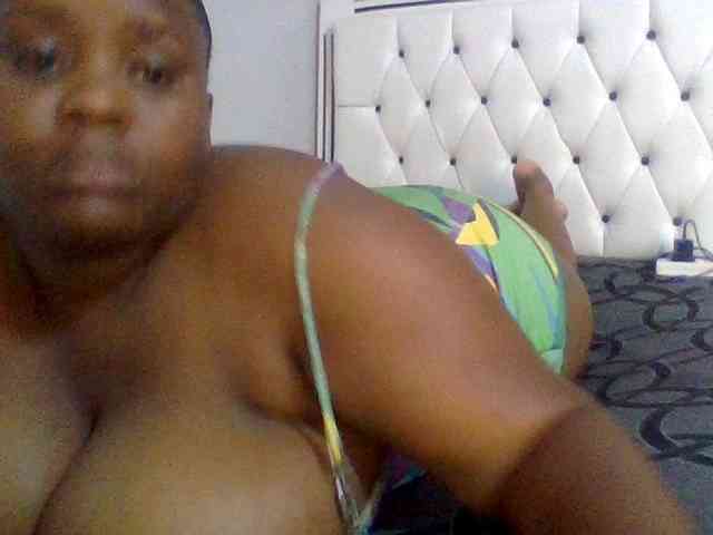 Bursty-Monique webcam