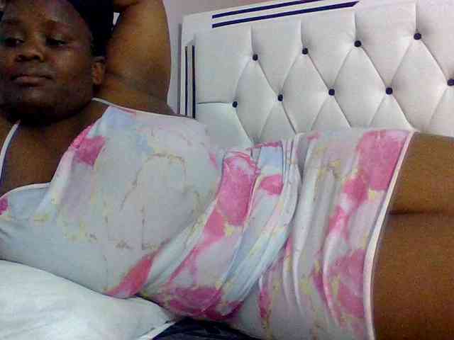 Bursty-Monique webcam