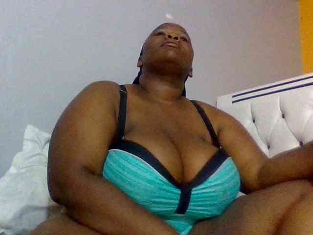 Bursty-Monique webcam