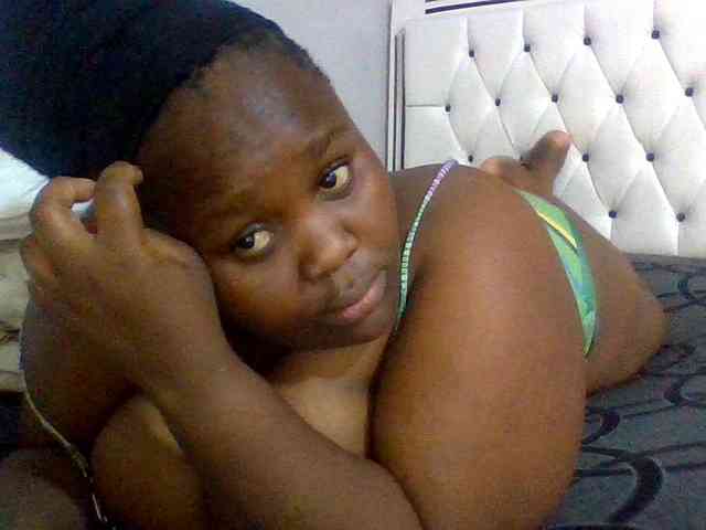 Bursty-Monique webcam