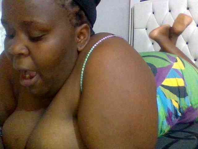 Bursty-Monique webcam