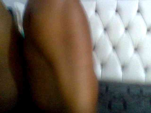 Bursty-Monique webcam