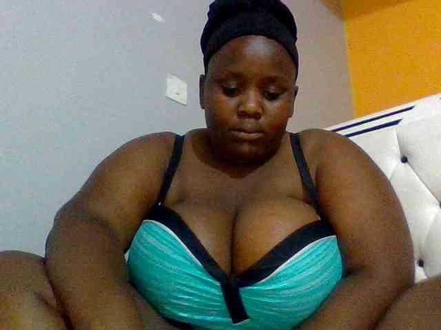 Bursty-Monique webcam