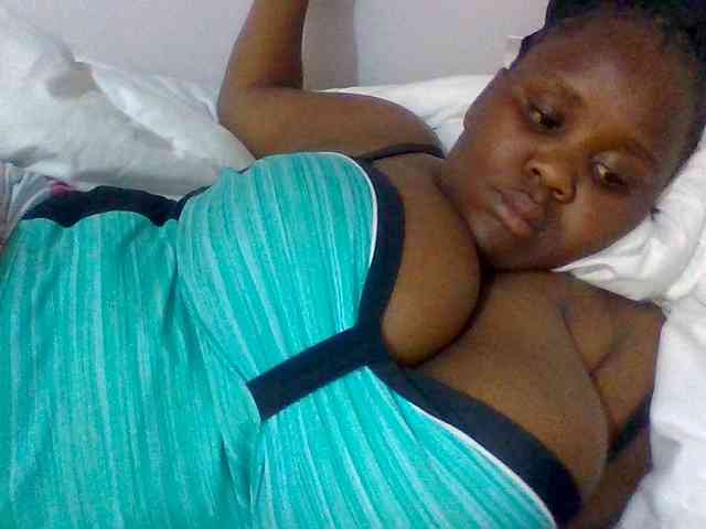 Bursty-Monique webcam