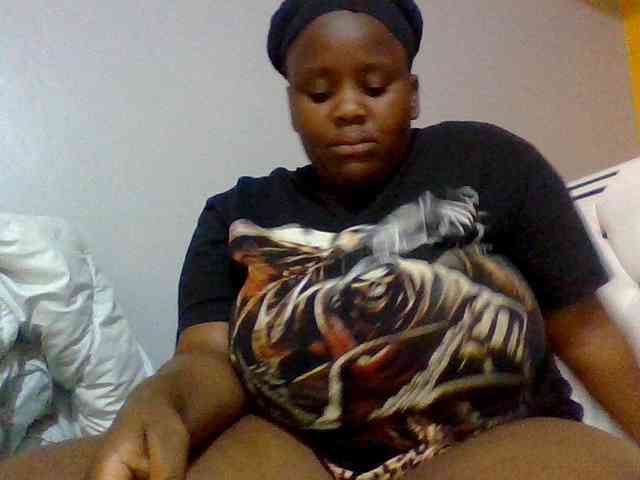 Bursty-Monique webcam