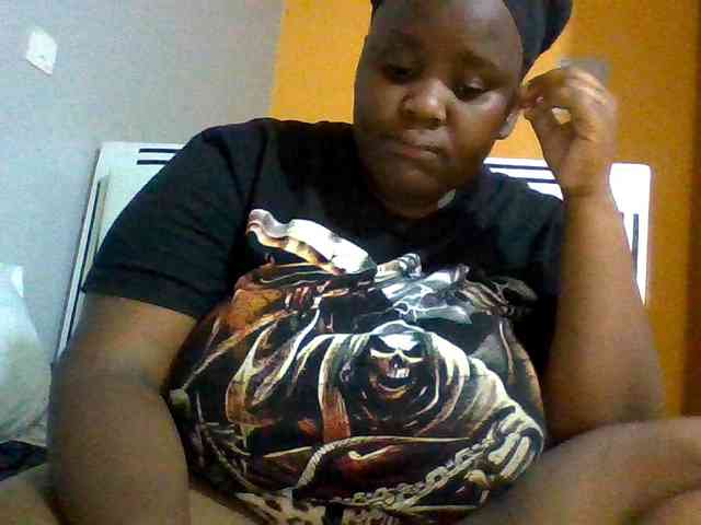 Bursty-Monique webcam