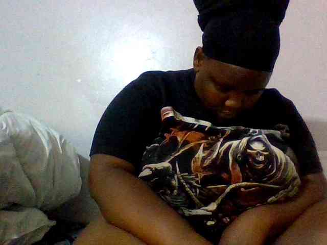 Bursty-Monique webcam