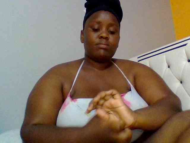 Bursty-Monique webcam