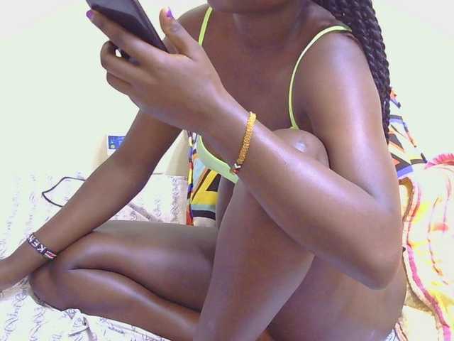 Blackqueeen's BongaCams show and profile