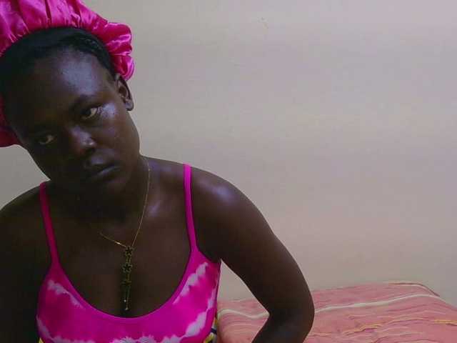 Blackqueeen's BongaCams show and profile