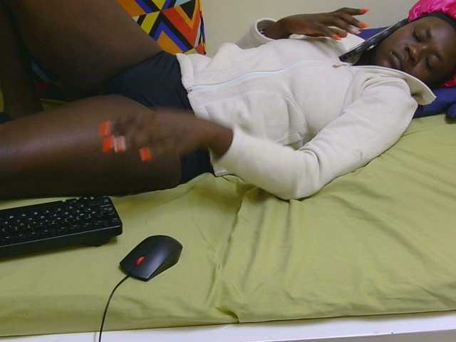 Blackqueeen's BongaCams show and profile