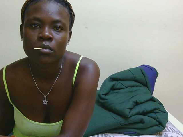 Blackqueeen's BongaCams show and profile