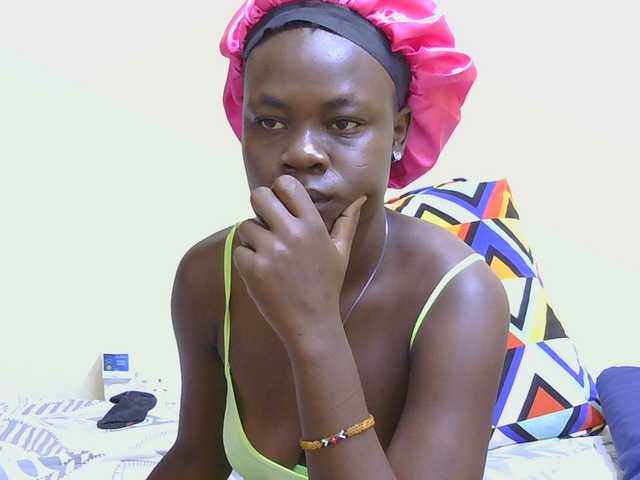 Blackqueeen's BongaCams show and profile