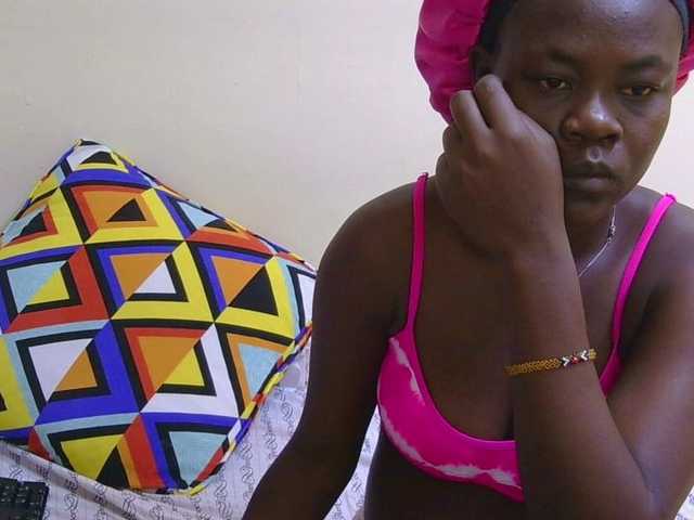 Blackqueeen's BongaCams show and profile