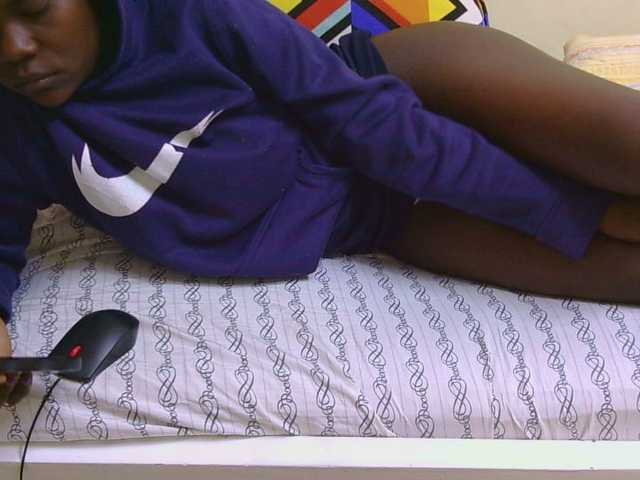 Blackqueeen's BongaCams show and profile