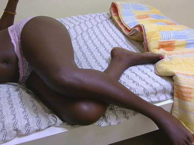 Blackqueeen's BongaCams show and profile