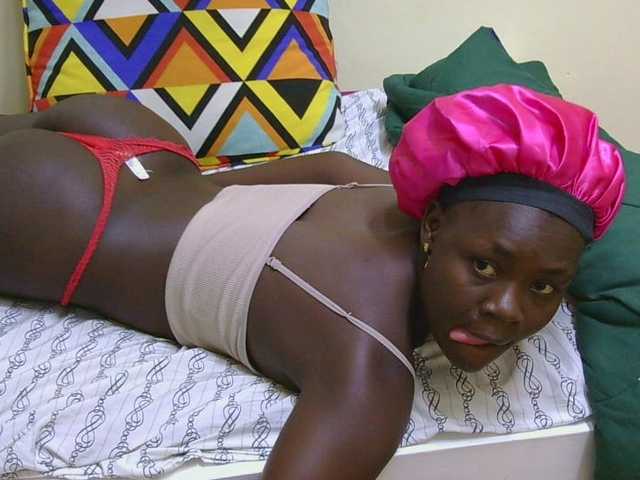 Blackqueeen's BongaCams show and profile