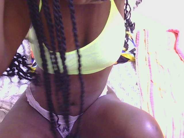 Blackqueeen's BongaCams show and profile