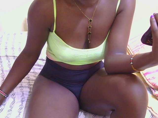 Blackqueeen's BongaCams show and profile