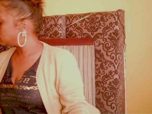 1FiestyAlpha69 webcam