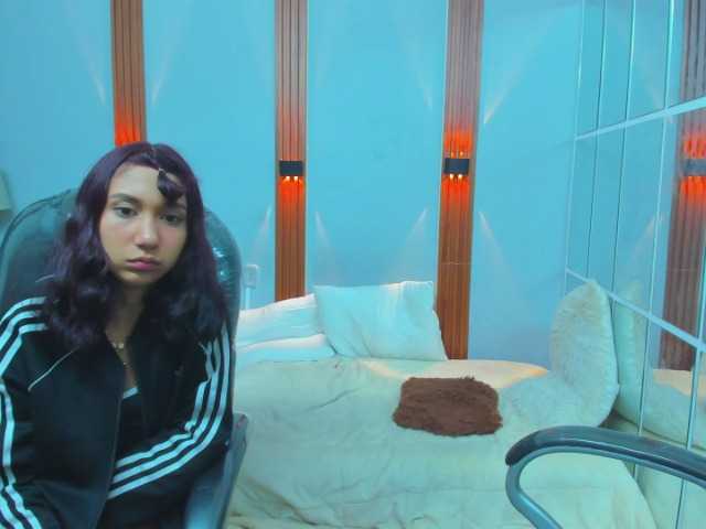 leslieanddrako webcam