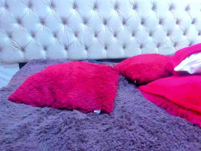 leslieanddrako webcam