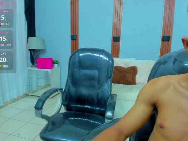 chat cam to cam Leslieanddrako