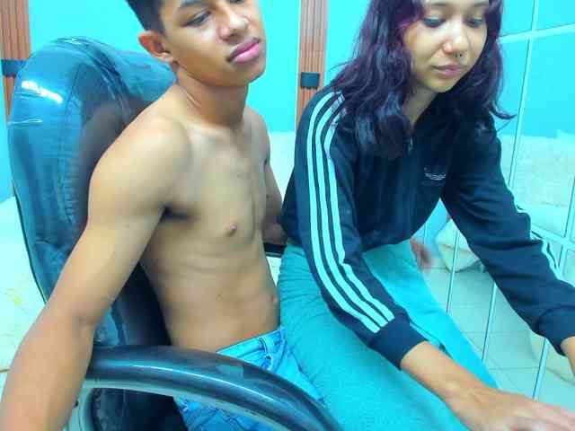 leslieanddrako webcam