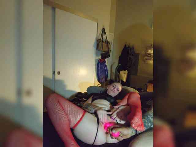 NaughtyLilChanel webcam