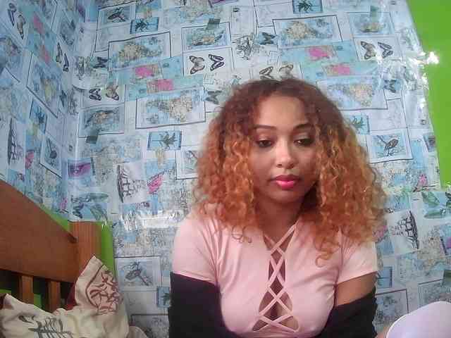 sarahjone Live Webcam on BongaCams