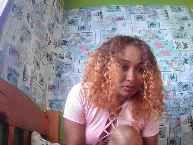 sarahjone Live Webcam on BongaCams