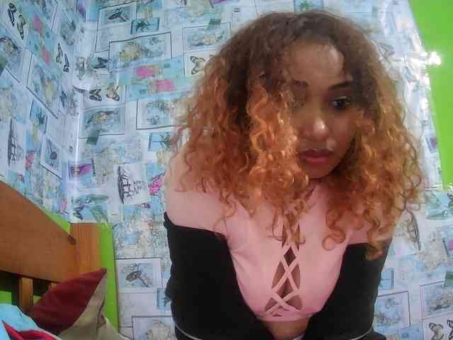 sarahjone Live Webcam on BongaCams