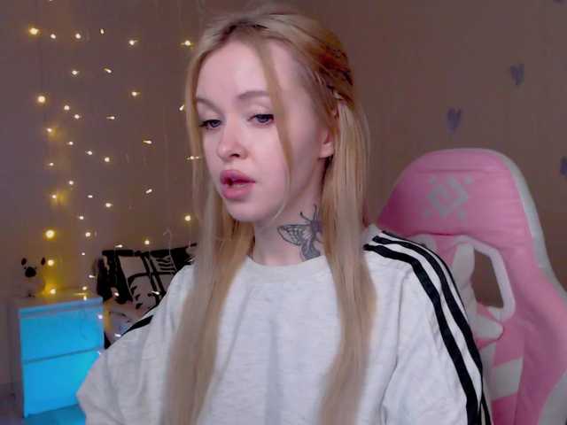 NaughtyMable's BongaCams show and profile