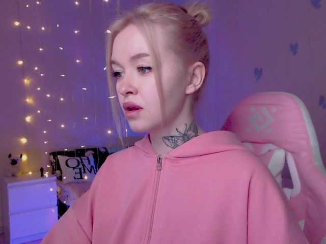 NaughtyMable's BongaCams show and profile