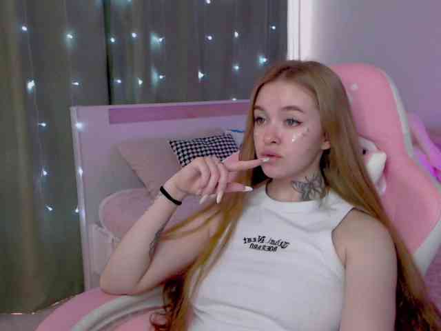 NaughtyMable webcam