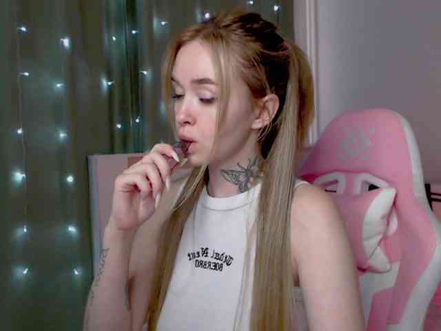 NaughtyMable webcam